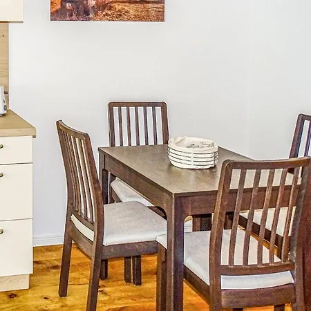 Cozy Apartment In Malchow With Wifi *